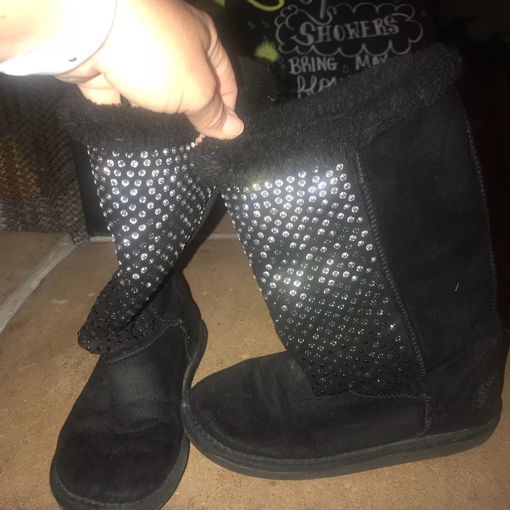 Black boots